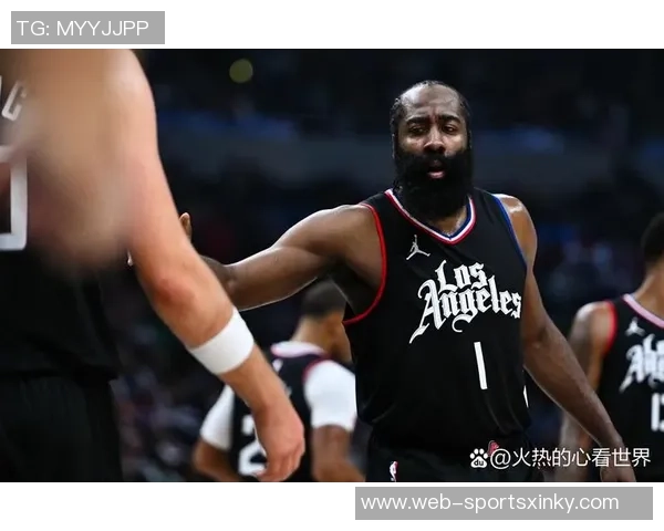 莱昂纳德谈球队表现：第四节领先优势被追平需加强改进